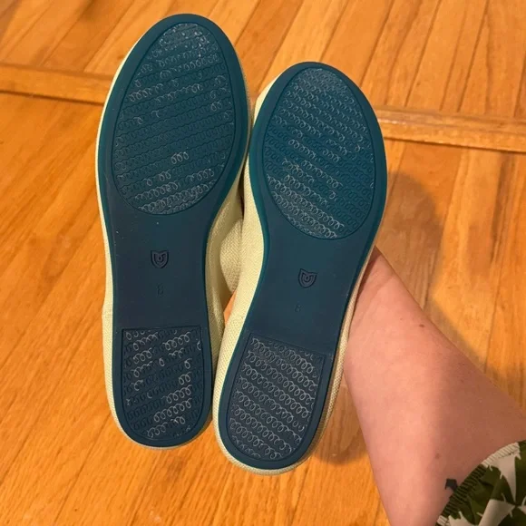 Rothy’s ‘The Ballet Flat in Sour Apple’ size 8 - Picture 3 of 6